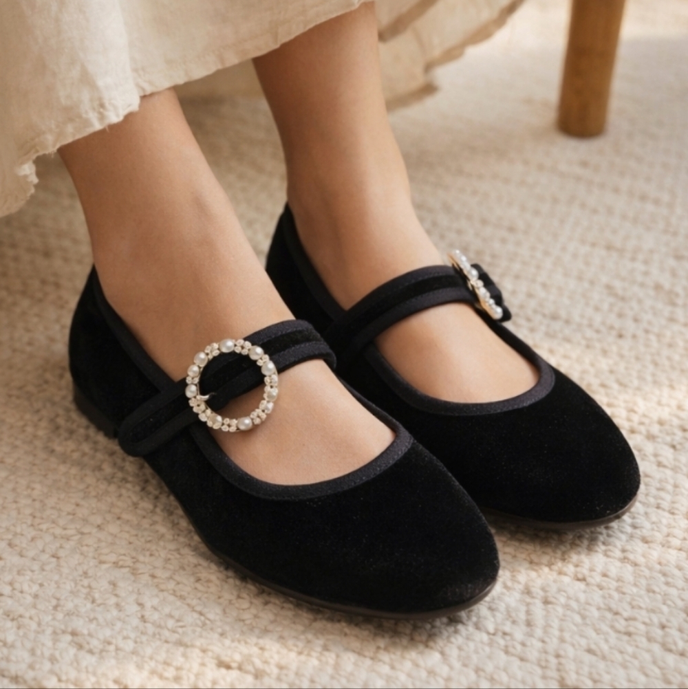 Juicy Couture Bijoux Black Velvet Mary Jane Flats Pearl Rhinestone Buckle Size 6